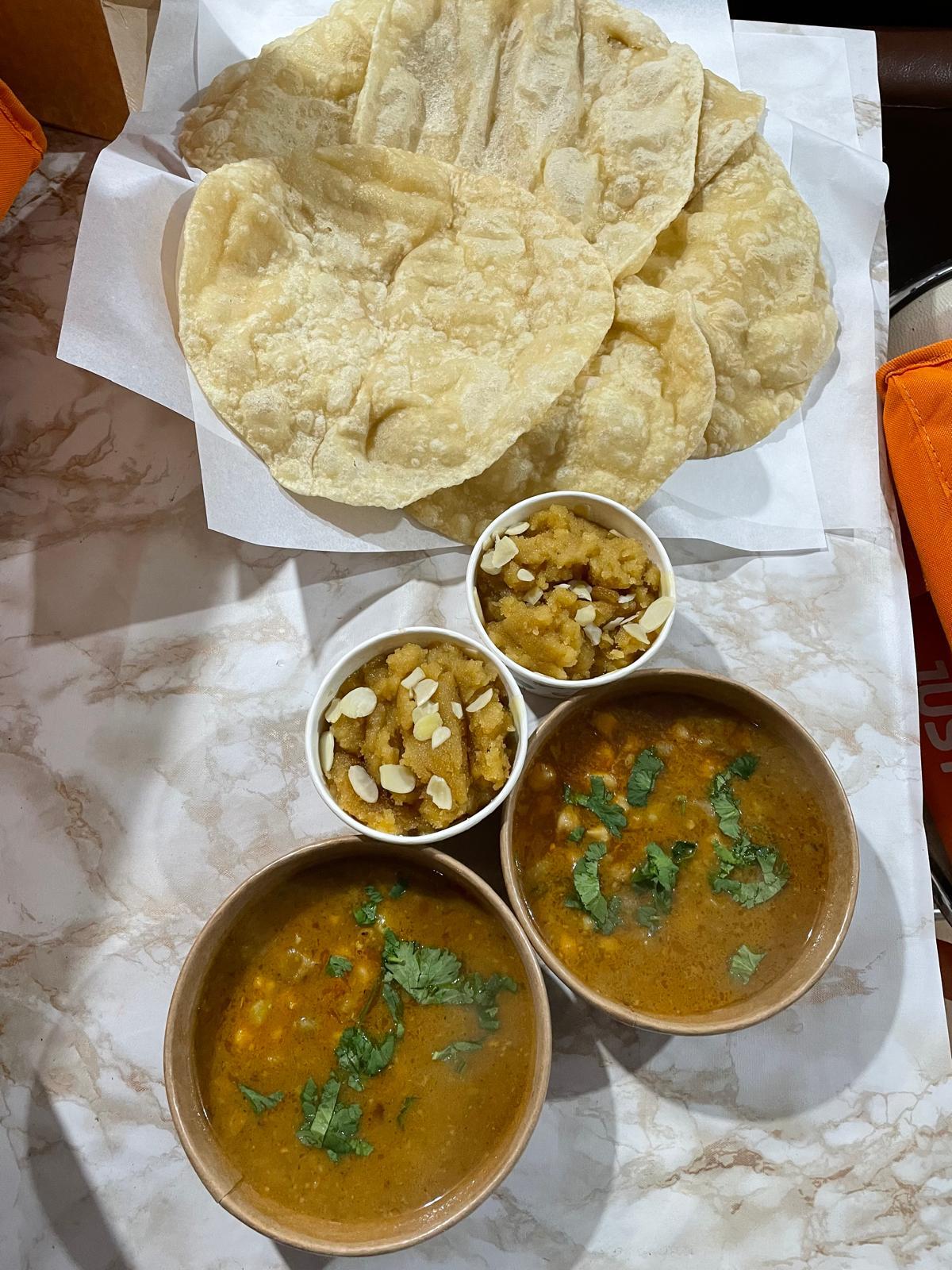 Chapli kebab platter with naan and sides in Drogheda
